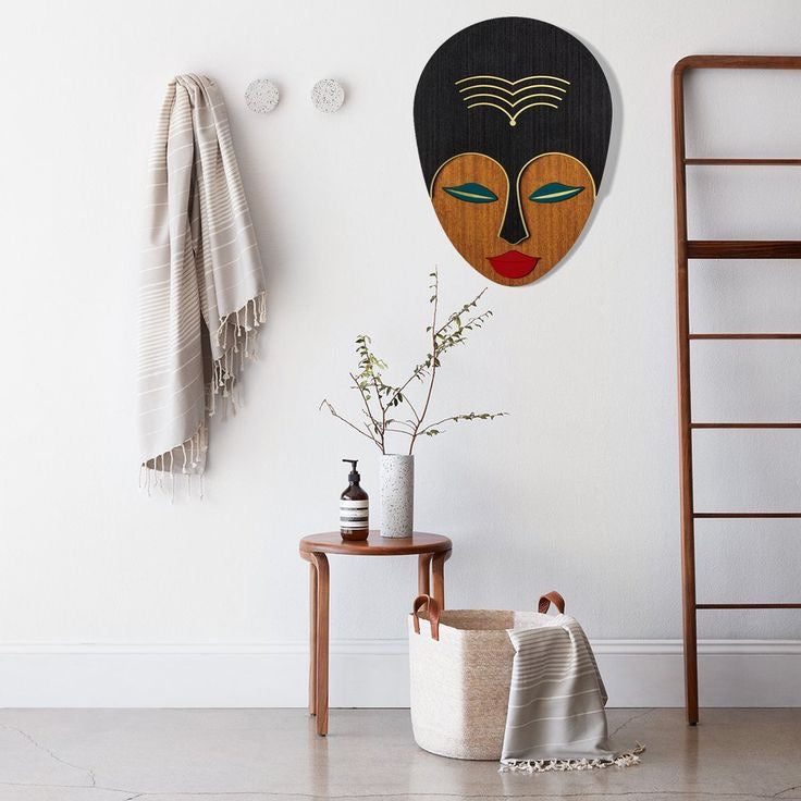 Masque mural en bois