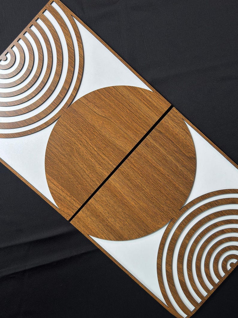 Décoration murale géométrique en bois